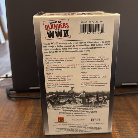 Great Blunders of WWII VHS Set - Picture 3 of 6